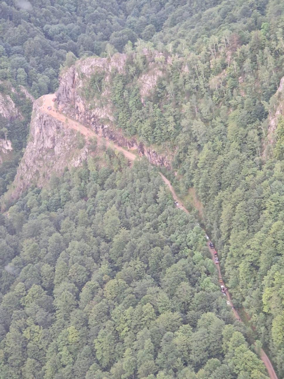 Furtună violentă în Hunedoara. Peste 100 de maşini sunt blocate în zona Câmpul lui Neag 844677