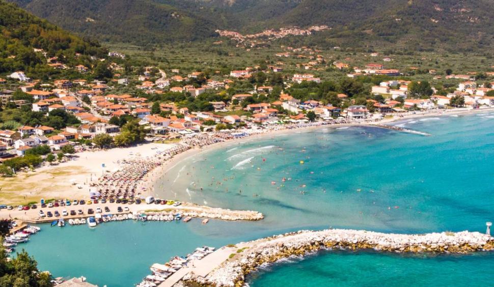 "Așa e când ești ospitalier": Turiştii români laudă prețurile din Grecia | Cât costă un șezlong și o bere pe plajă 844540