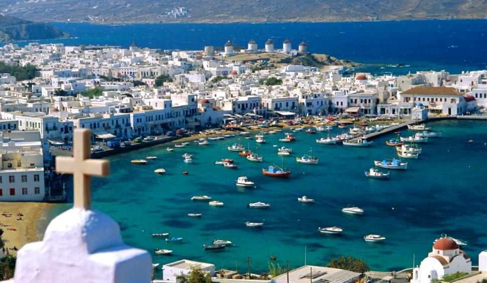 "Așa e când ești ospitalier": Turiştii români laudă prețurile din Grecia | Cât costă un șezlong și o bere pe plajă 844545