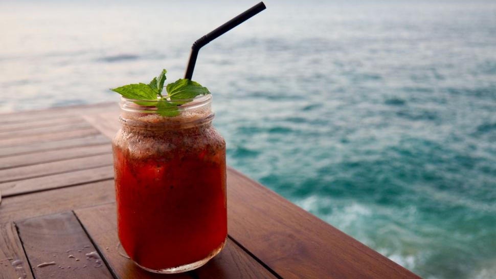 "Așa e când ești ospitalier": Turiştii români laudă prețurile din Grecia | Cât costă un șezlong și o bere pe plajă 844547