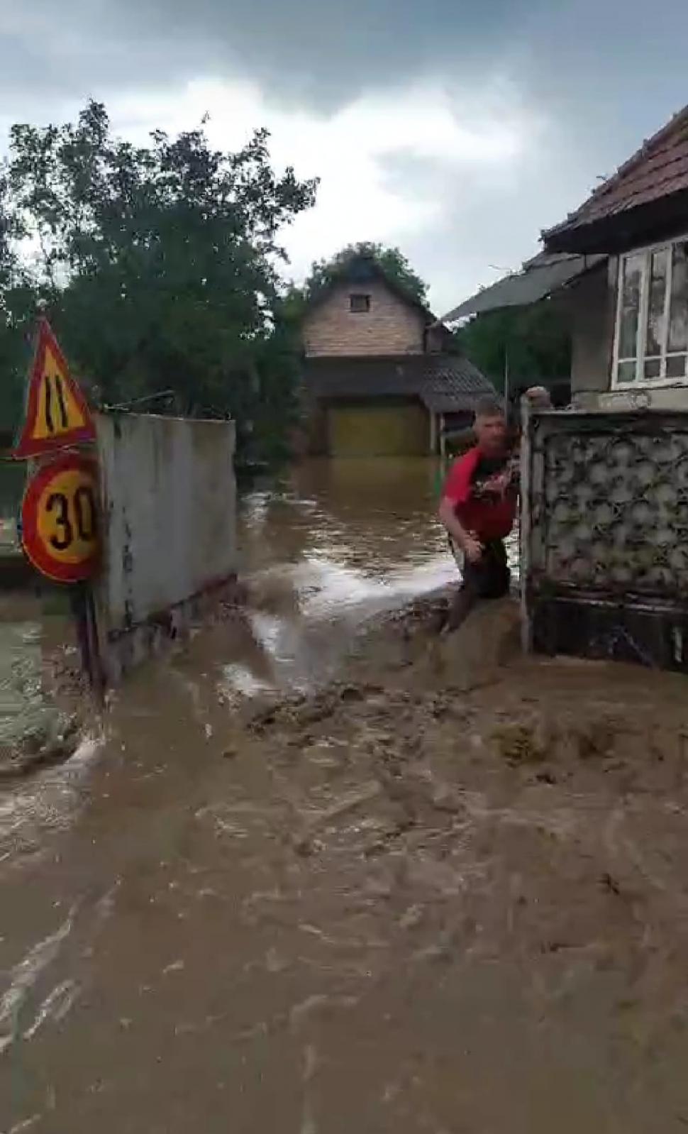 Imagini apocaliptice după inundaţiile din România | Lista judeţelor afectate 844835