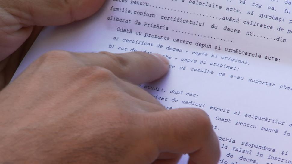 Legea "fără dosar cu şină" nu este respectată în instituţiile publice | Reacţia ministrului Sebastian Burduja la comportamentul funcţionarilor de la Casa de Pensii 844815