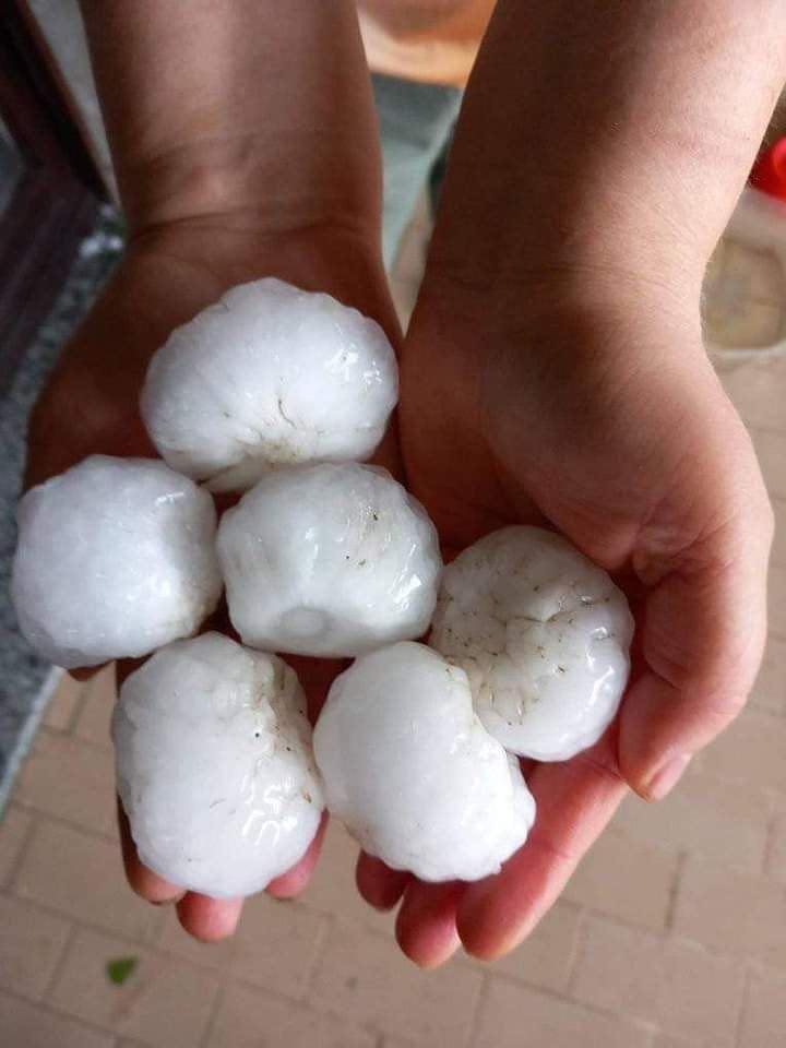 Italia este lovită de fenomene meteo extreme. Grindina uriașă a făcut prăpăd în centrul şi nordul ţării 845079