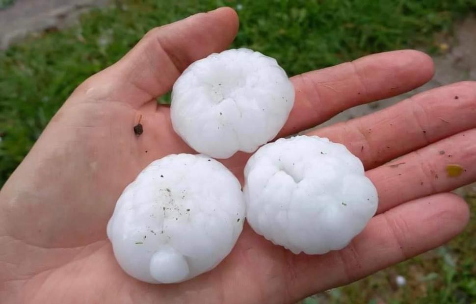 Italia este lovită de fenomene meteo extreme. Grindina uriașă a făcut prăpăd în centrul şi nordul ţării 845082