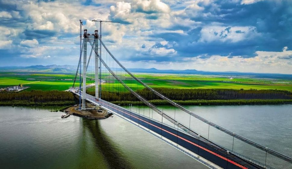 Cât timp nu vor plăti şoferii taxa de trecere a podului de la Brăila. Irinel Scrioșteanu: "Este proiectat să dureze 120 de ani"