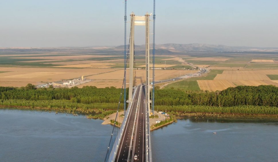 Se închide circulaţia pe podul de la Brăila, abia inaugurat, în anumite intervale orare. Anunţul făcut de CNAIR