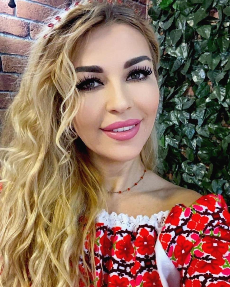 O cântăreață celebră de muzică populară a fost lovită de fulger: ”Dumnezeu a vrut să mai trăiesc” 845221