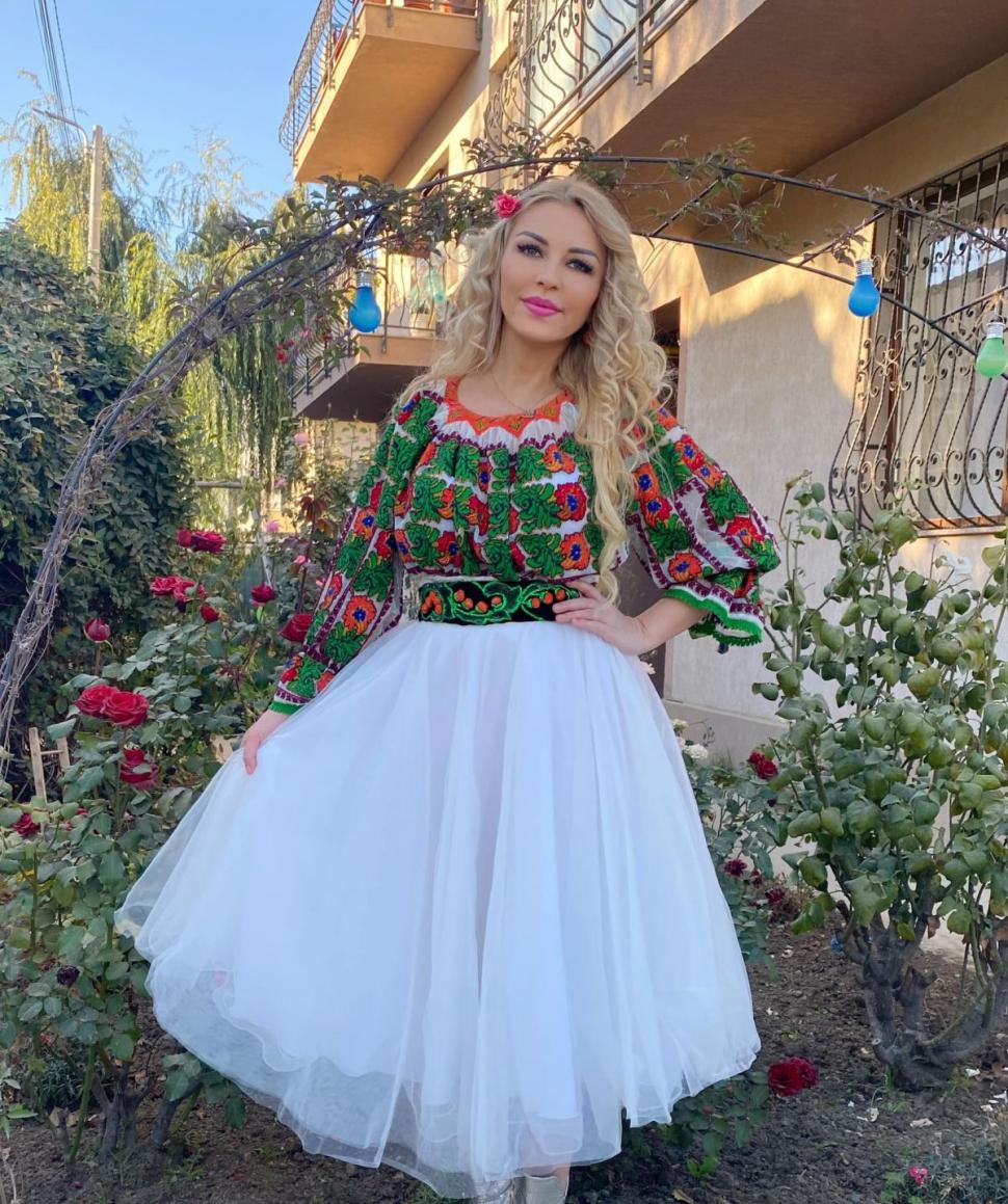 O cântăreață celebră de muzică populară a fost lovită de fulger: ”Dumnezeu a vrut să mai trăiesc” 845230