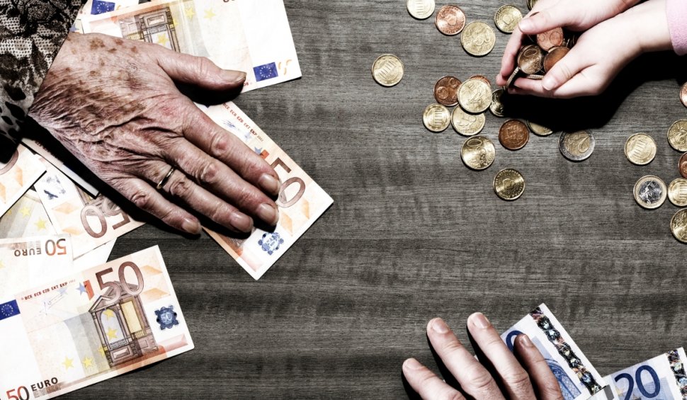 Sistemul național de pensii, la un pas de colaps | La ce riscuri pot fi expuşi românii