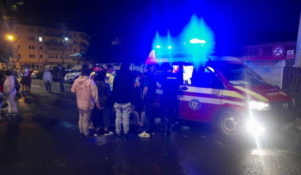 Explozie, urmată de incendiu într-un bloc. Zeci de persoane au fost evacuate, iar două au ajuns la spital, în Sibiu 845348