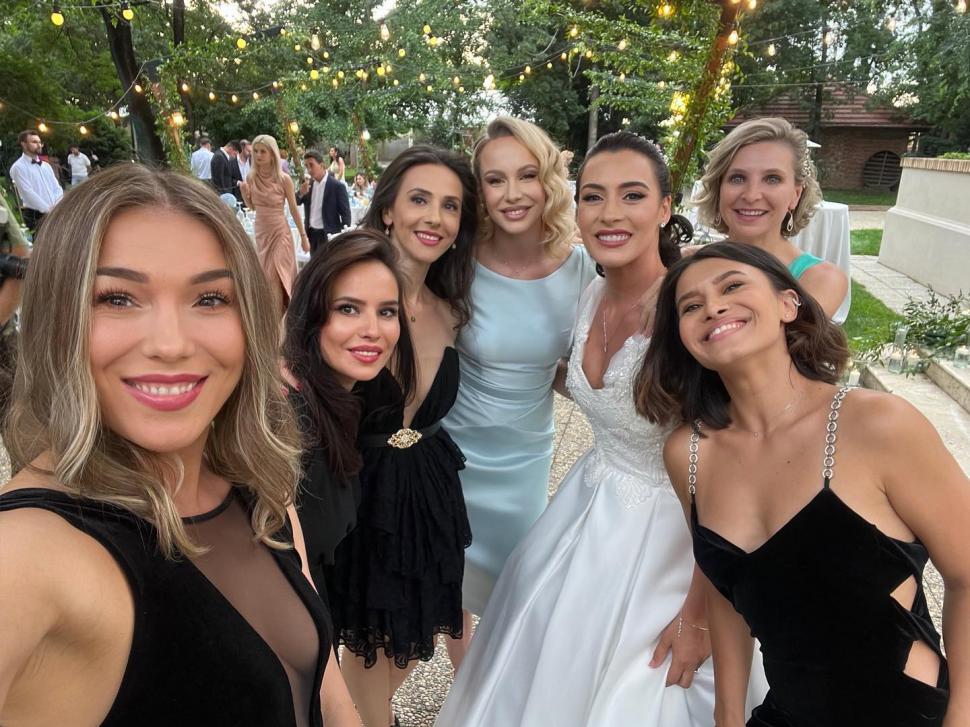 Cătălina Ponor, nuntă ca în poveşti. Mireasa a ajuns într-o caleaşcă 845531