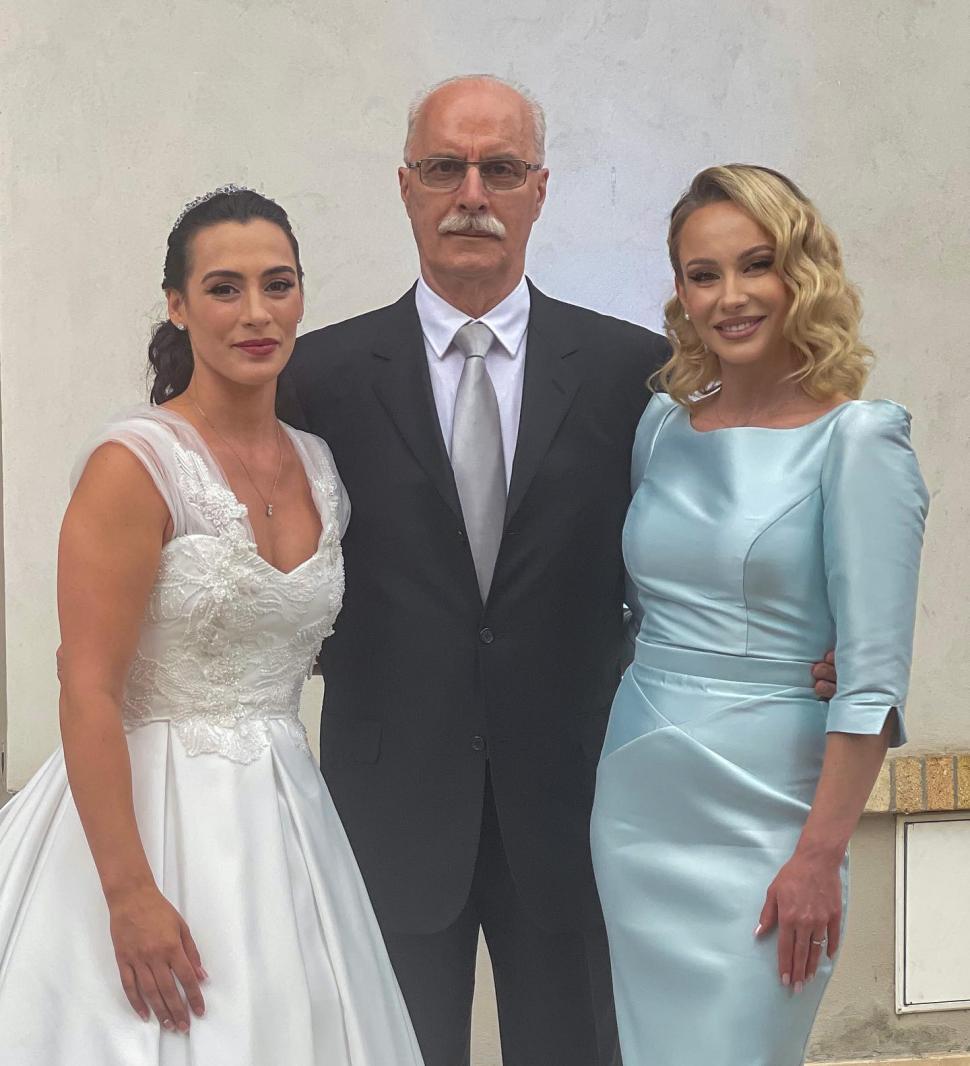 Cătălina Ponor, nuntă ca în poveşti. Mireasa a ajuns într-o caleaşcă 845533