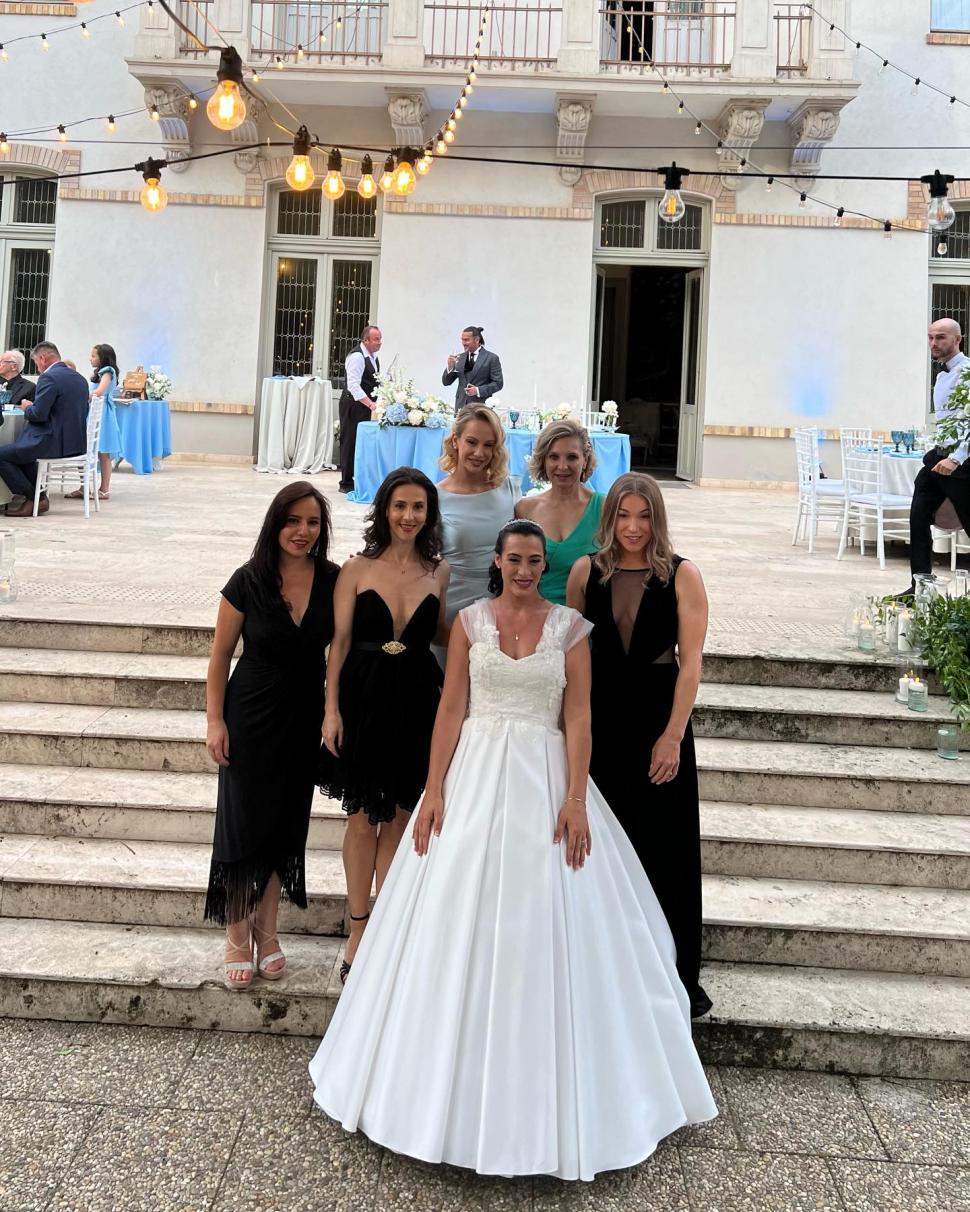 Cătălina Ponor, nuntă ca în poveşti. Mireasa a ajuns într-o caleaşcă 845536