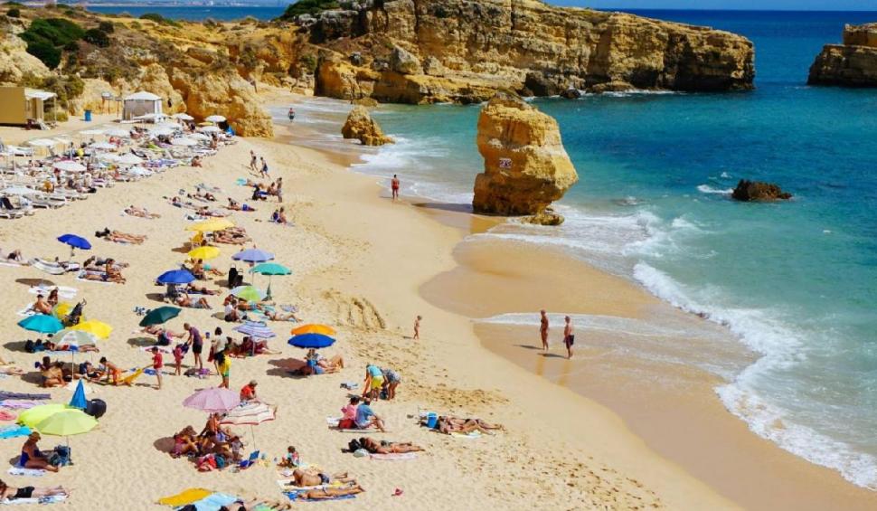 O nouă minivacanţă pentru români. Patru zile libere de mers la mare sau la munte 845783