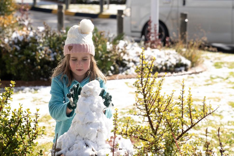Fenomen meteo rar, în Africa de Sud! A nins pentru prima dată în 11 ani | Imagini cu emoția copiilor care nu au mai văzut zăpadă 845823