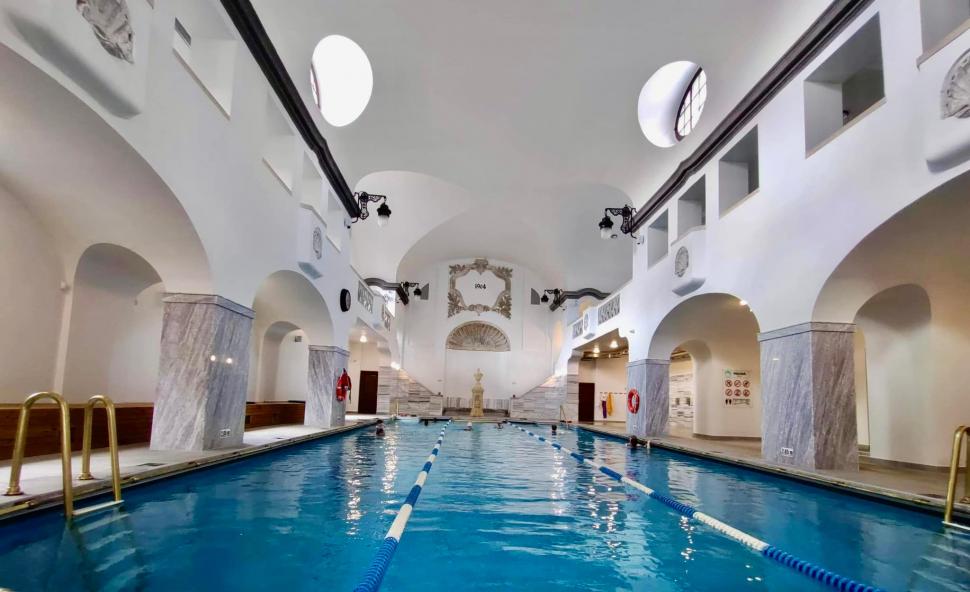  Baia Populară Sibiu, cel mai vechi SPA din România, a devenit monument istoric | Tarifele de acces la bazin, saună sau fitness, în celebra clădire 846008