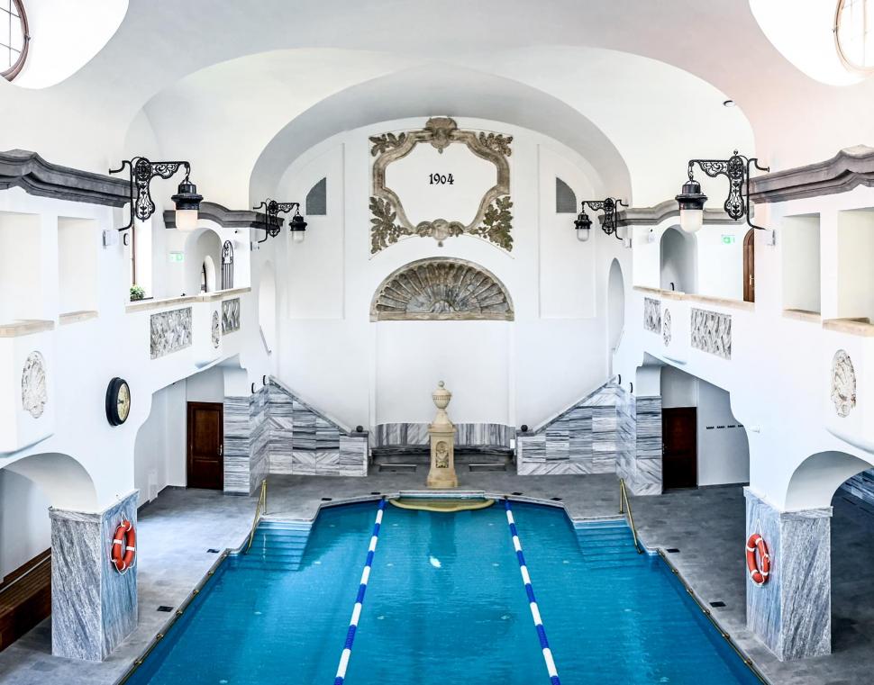  Baia Populară Sibiu, cel mai vechi SPA din România, a devenit monument istoric | Tarifele de acces la bazin, saună sau fitness, în celebra clădire 846011
