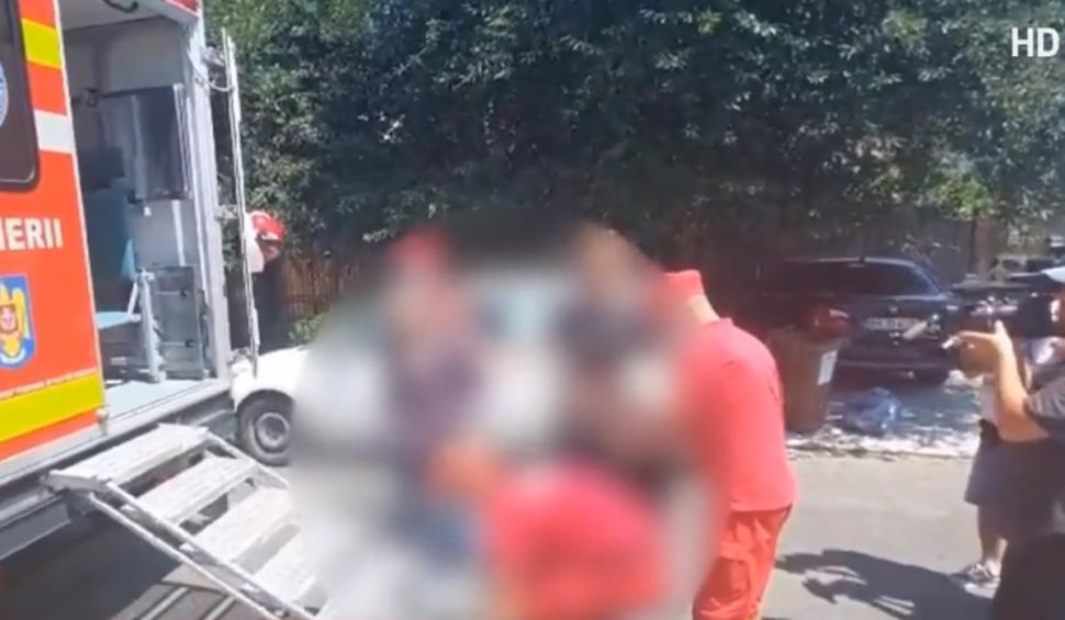 Bătrâni evacuaţi din azilul clandestin al văduvei unui interlop, la Brăila 846199