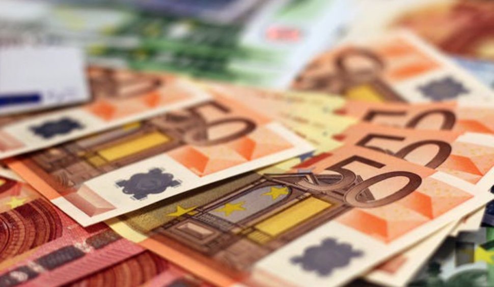 Curs valutar BNR, 12 iulie 2023. Moneda naţională scade față de euro și crește comparativ cu dolarul