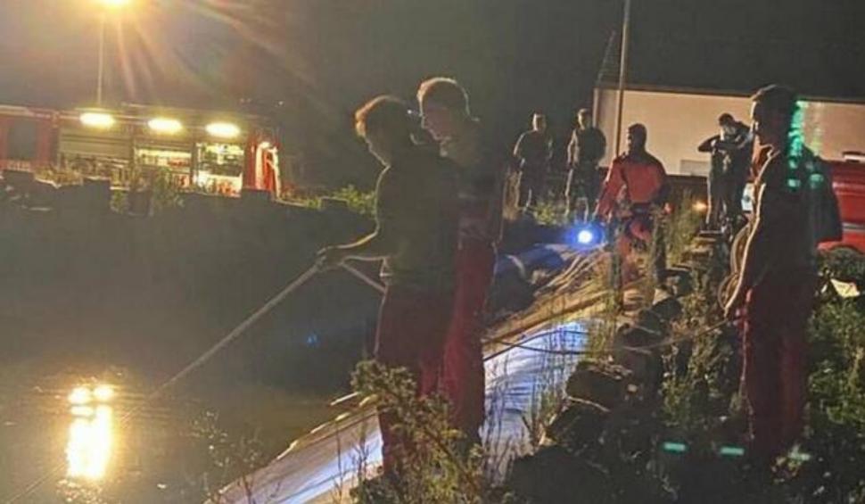 "O intervenție dramatică”: Doi frați români de 6 și 7 ani, găsiți fără viaţă într-un lac de acumulare din Italia. Părinții le-au găsit doar papucii la mal 846030