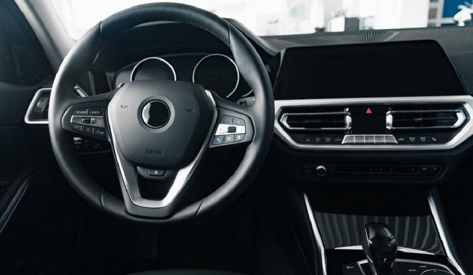 Mașinile de lux, la mare căutare în țara noastră. Modelele pentru care românii au plătit o avere