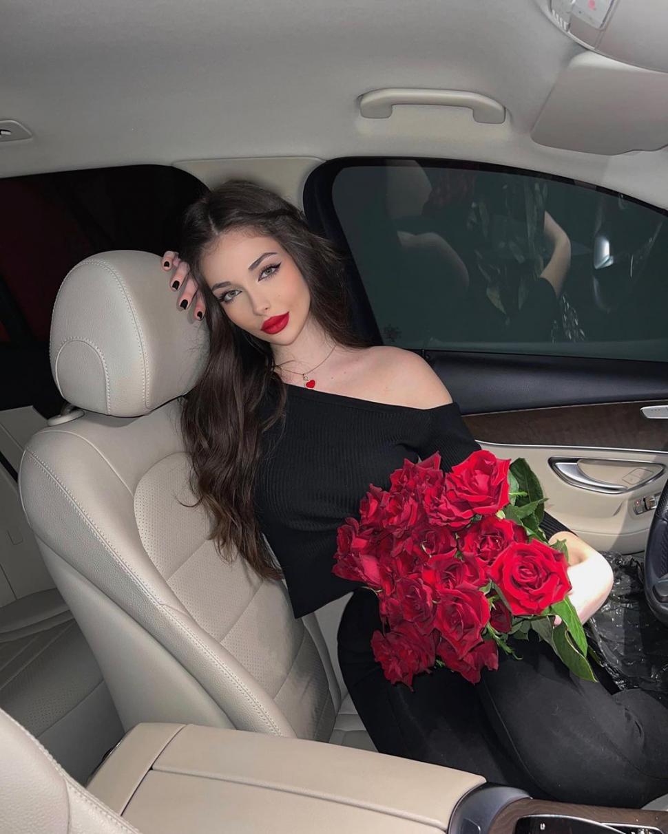 "Regina TikTok-ului", după ce a luat note mici la BAC: "Îmi permit orice vacanță, mașina visurilor mele, haine, pantofi și ceasuri" 846158