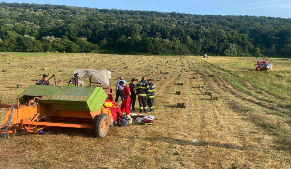 Un tânăr de 16 ani a fost prins de utilaj agricol, în Timiș. Elicopterul SMURD a intervenit la fața locului