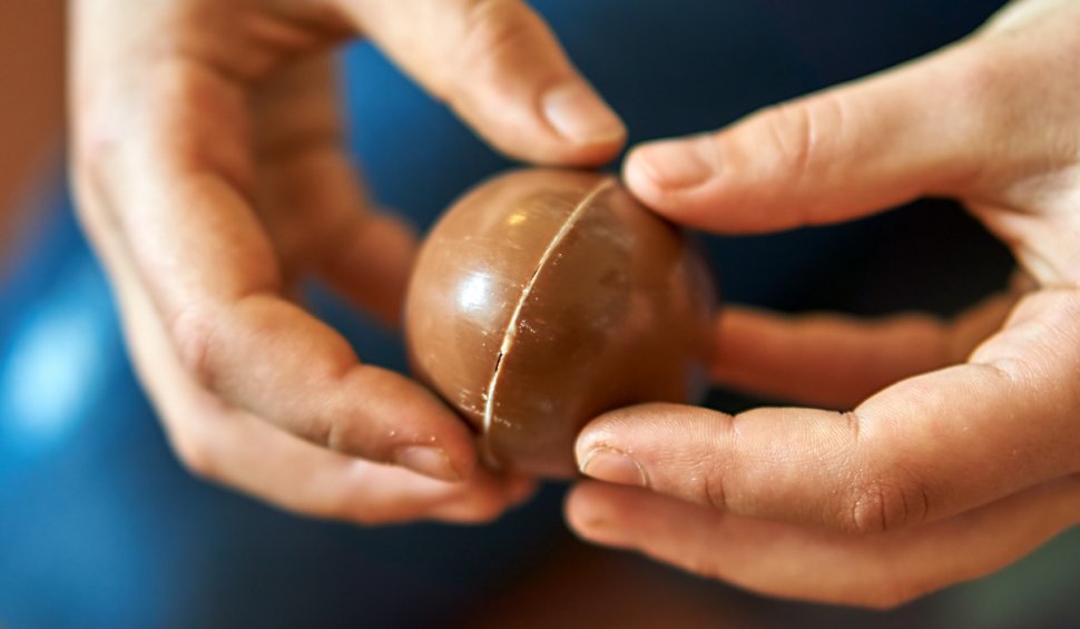 Surpriză într-un ou cu ciocolată, descoperită de jandarmi la un bărbat din Vama Veche