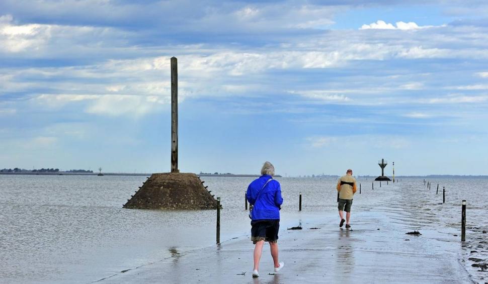 Imagini spectaculoase | Drumul care dispare sub apă de două ori pe zi. A fost declarat monument național și atrage mii de turiști 846666