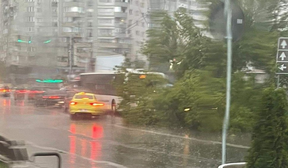 Anunțul STB pentru călătorii din București, după ce furtuna a blocat mai multe rute