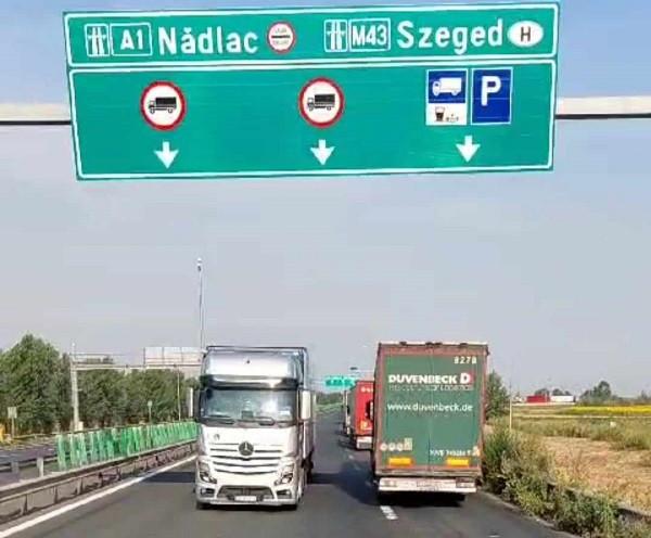 Momentul în care un TIR circula pe contrasens, pe Autostrada A1, în apropierea Frontierei Nădlac. Șoferul turc a rămas fără permis 846510