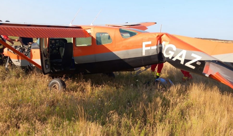 Aterizare forțată la aeroportul civil din Tuzla! Doi membri ai echipajului au fost răniți