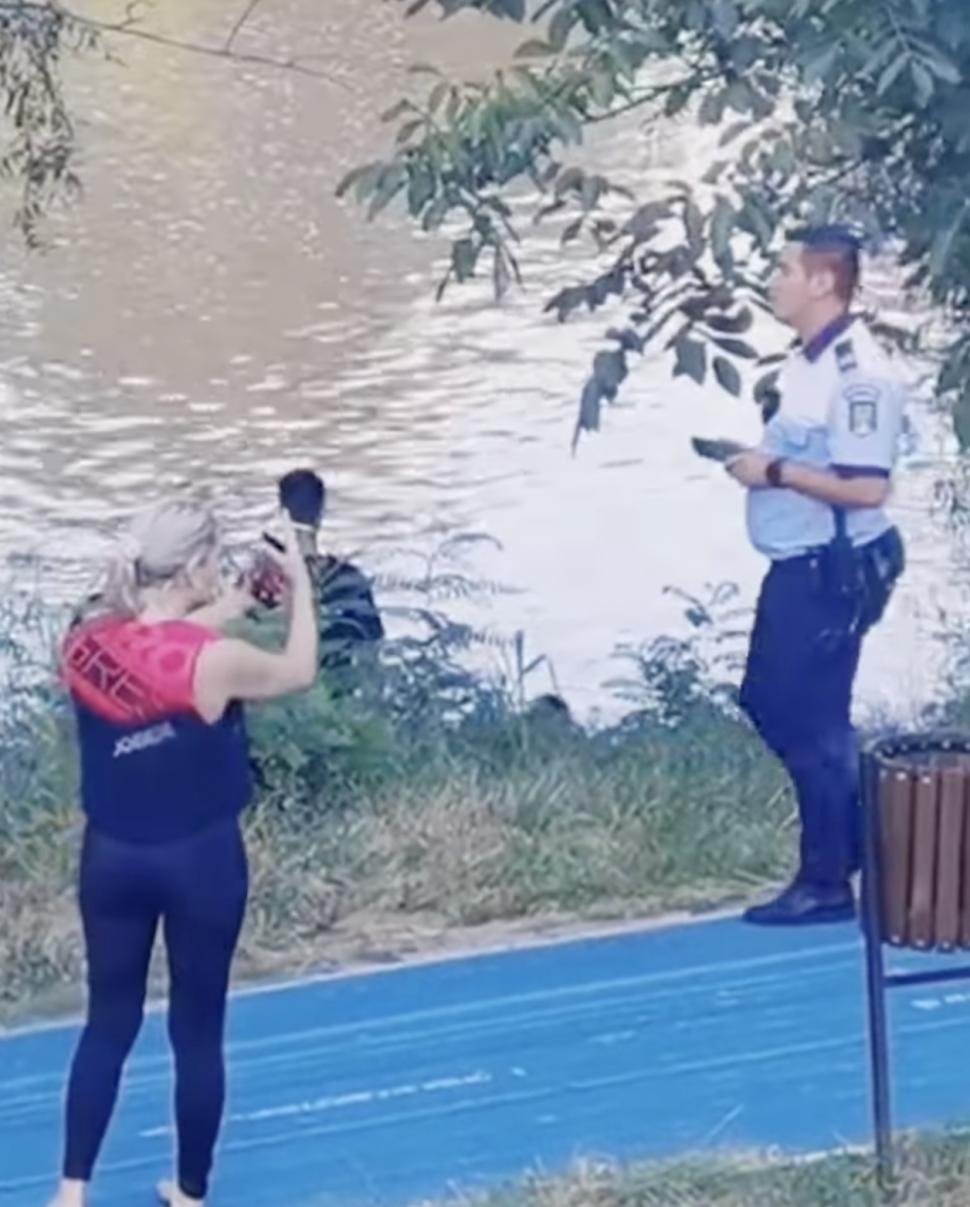 Ea este Denisia, eroina de pe skijet, din Arad, care a ajutat la salvarea a două femei din apă. Cele două, mamă și fiică, au vrut să-și ia viața 846697