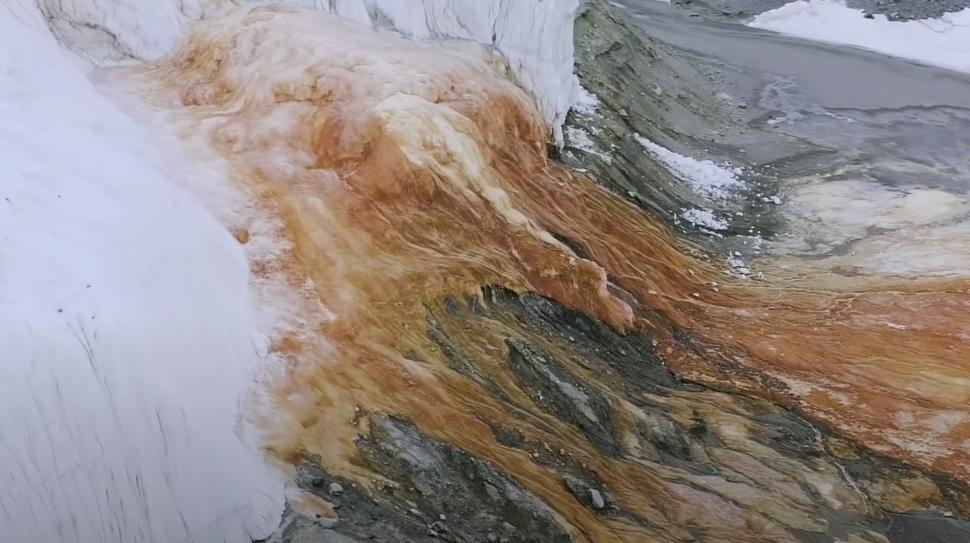 Misterul ghețarului din Antarctica care "sângerează", deslușit de geologi. Climatolog român: "Amplifică topirea lor" 846713