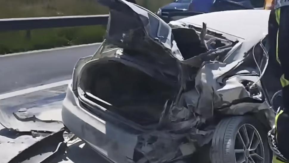 Accident în lanţ între un TIR și 4 autoturisme pe A1, în Timiș. Circulația este dirijată pe banda de urgență 846827