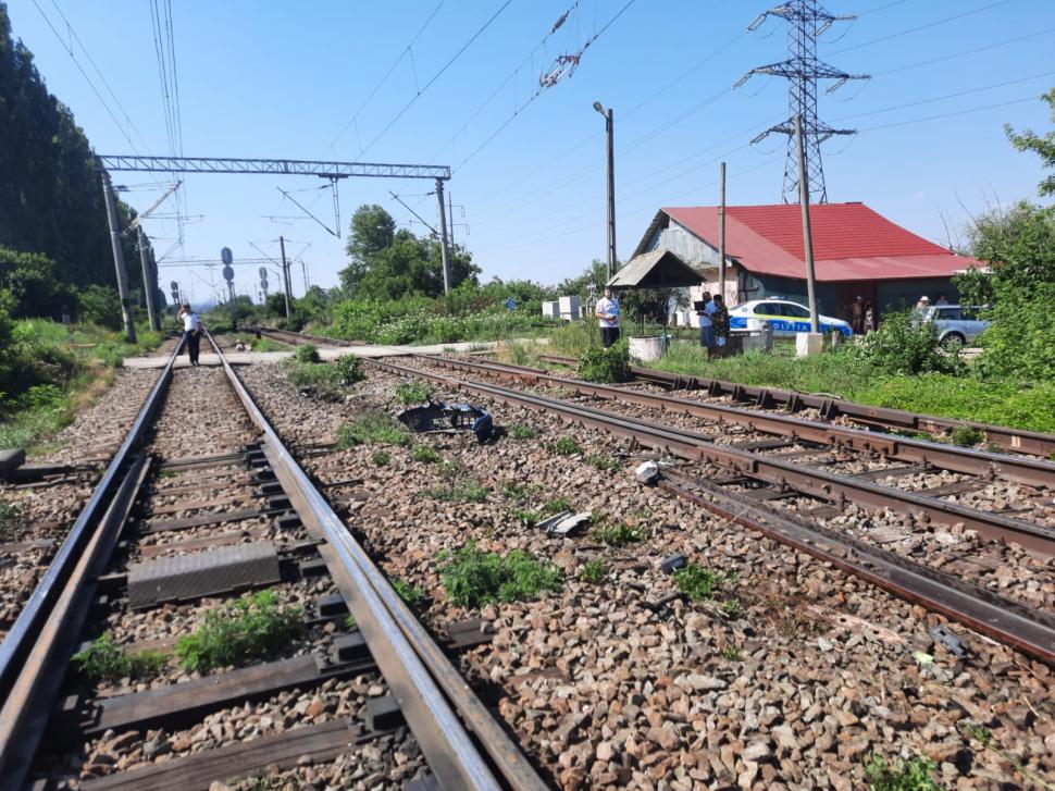 Mașină lovită de trenul de călători Suceava-București: Patru persoane au murit pe loc | Trafic feroviar oprit, lângă halta Orbeni 846854