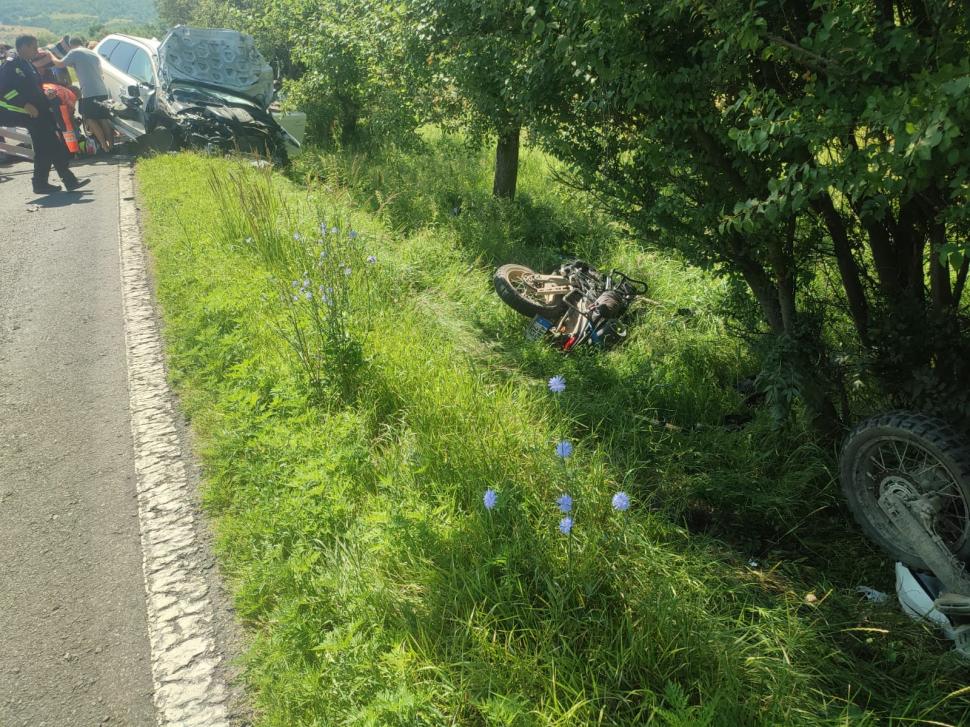 Motocicliști maghiari, loviți mortal de un șofer intrat pe contrasens în depășirea unei coloane de mașini, pe DN68 | Trafic blocat total între Caransebeș și Hațeg 846850