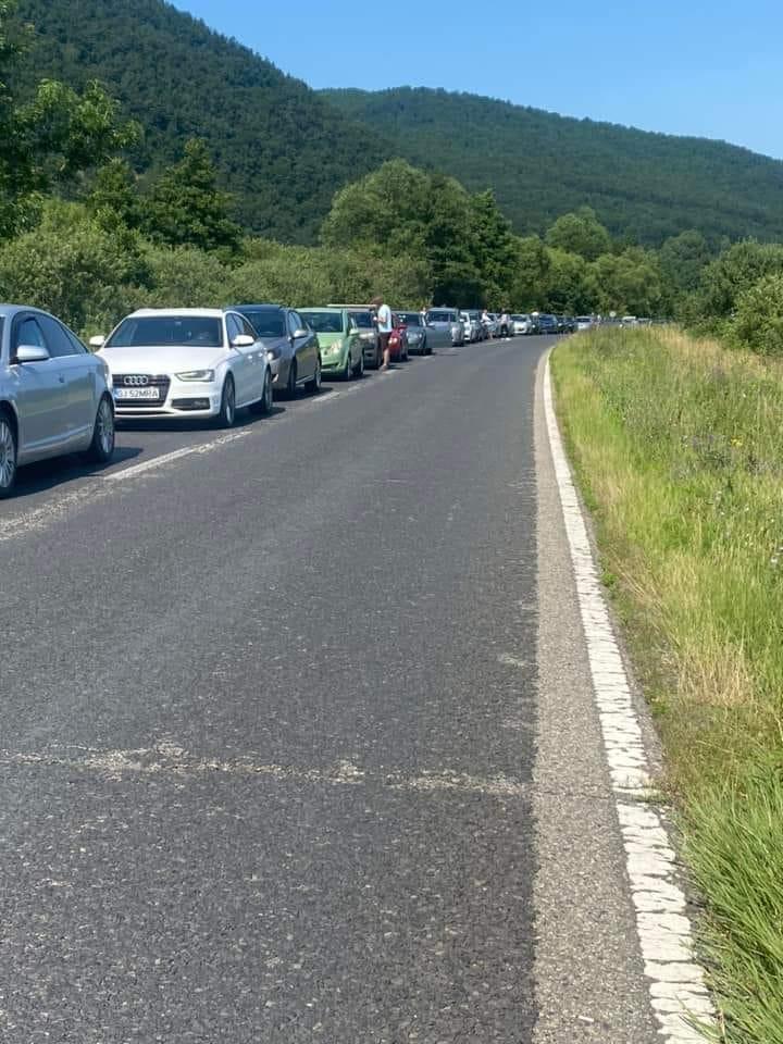 Motocicliști maghiari, loviți mortal de un șofer intrat pe contrasens în depășirea unei coloane de mașini, pe DN68 | Trafic blocat total între Caransebeș și Hațeg 846859
