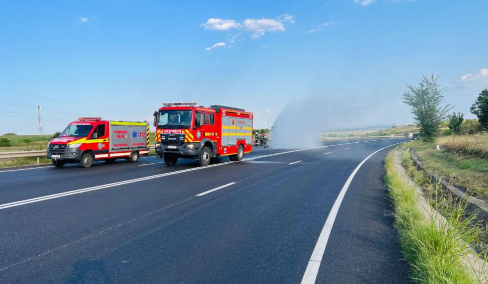 Pericol de explozie pe DN5, în Giurgiu! A luat foc o cisternă încărcată cu acetat de butil 846878