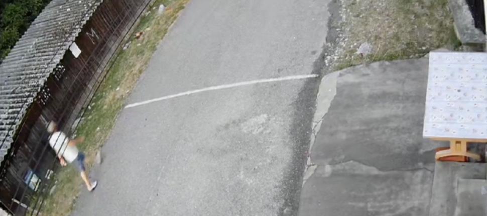 Primele imagini cu pistolarul din Gorj care a împușcat un bărbat. Agresorul este căutat cu elicopterul 846792