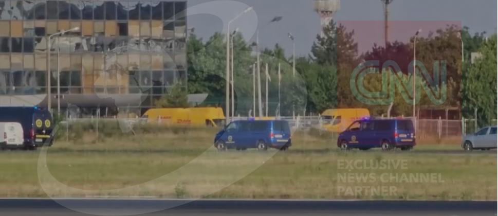 Alertă cu bombă la bordul unui avion pe aeroportul Otopeni | Echipele antitero intervin 847077