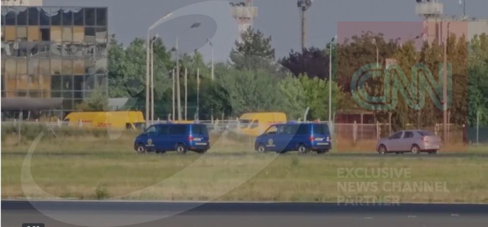 Alertă cu bombă la bordul unui avion pe aeroportul Otopeni | Echipele antitero intervin 847078