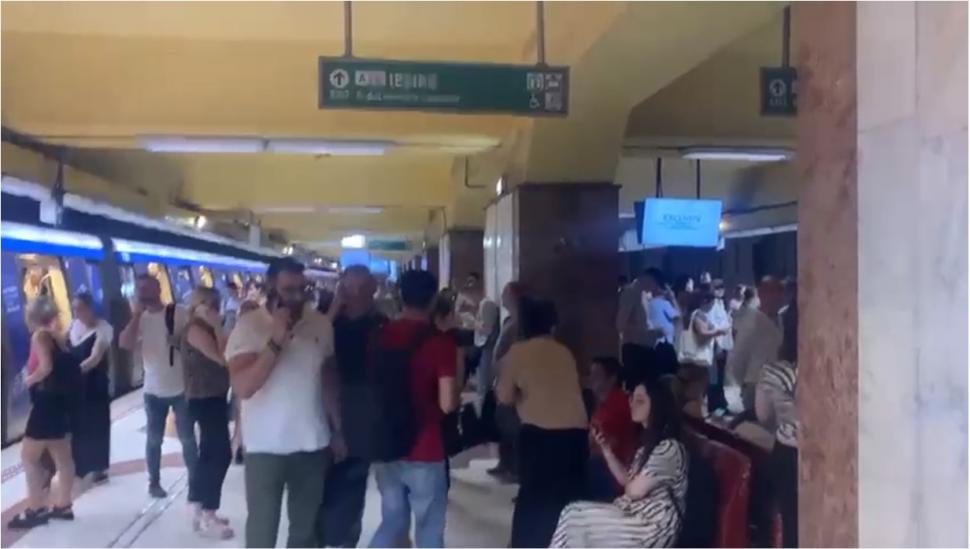 Călător căzut pe linia de metrou, la stația Eroii Revoluţiei. Anunţul Metrorex 847058