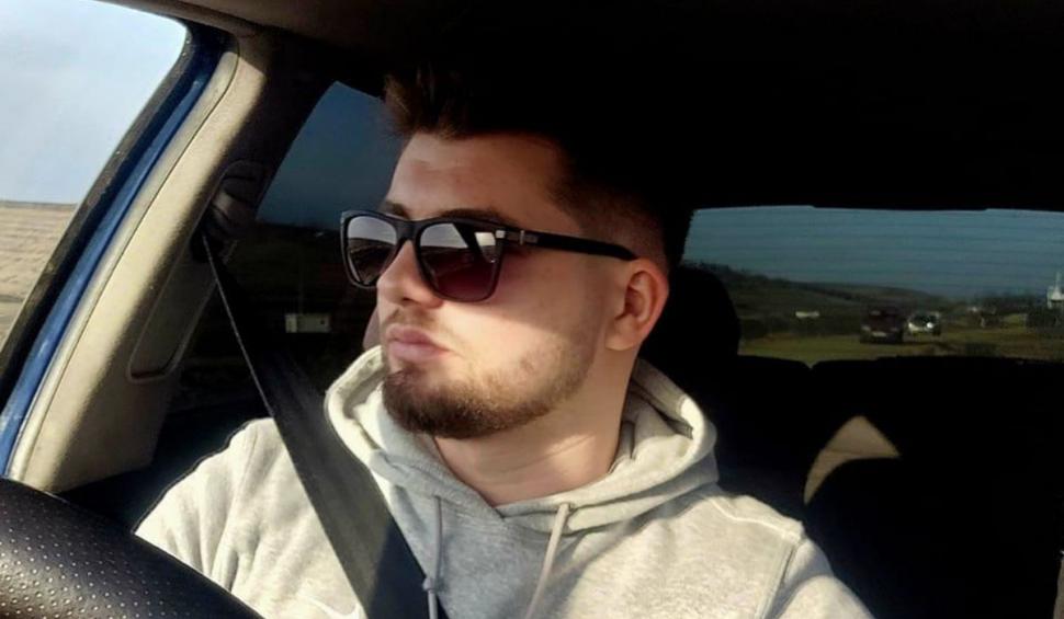 ”Ai lăsat un gol prea mare în inimile noastre” Dragoș, un tânăr din Botoșani, și-a pierdut viața la doar 22 de ani într-un accident cumplit 847091