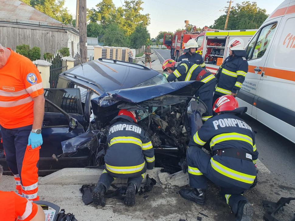 ”Ai lăsat un gol prea mare în inimile noastre” Dragoș, un tânăr din Botoșani, și-a pierdut viața la doar 22 de ani într-un accident cumplit 847097