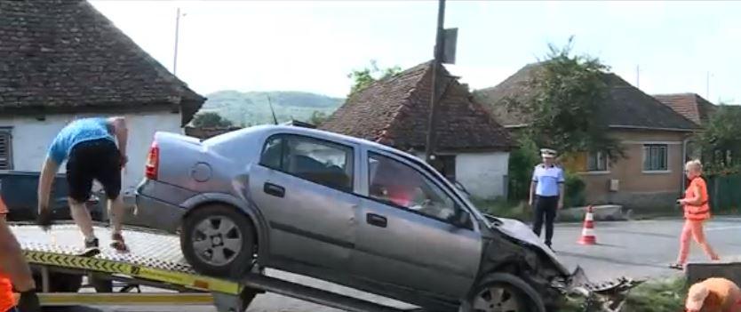 O tânără a murit într-un accident grav, după ce mama ei a adormit la volan și a intrat cu mașina într-un cap de pod, în Mureș 847066