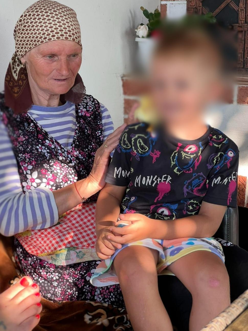 ”De azi eşti o amintire, puiule. Trebuia pe mine să mă ia Dumnezeu” Un băiețel de 5 ani a murit după ce a căzut în piscina hotelului, unde era cazat în vacanță împreună cu părinții și sora lui 847115