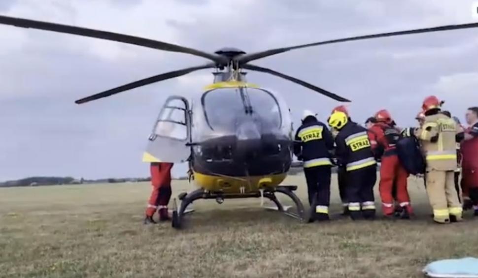 Cinci oameni au murit, iar alţi opt au fost răniţi, după ce un avion s-a prăbușit peste un hangar, în apropiere de Varşovia  847321