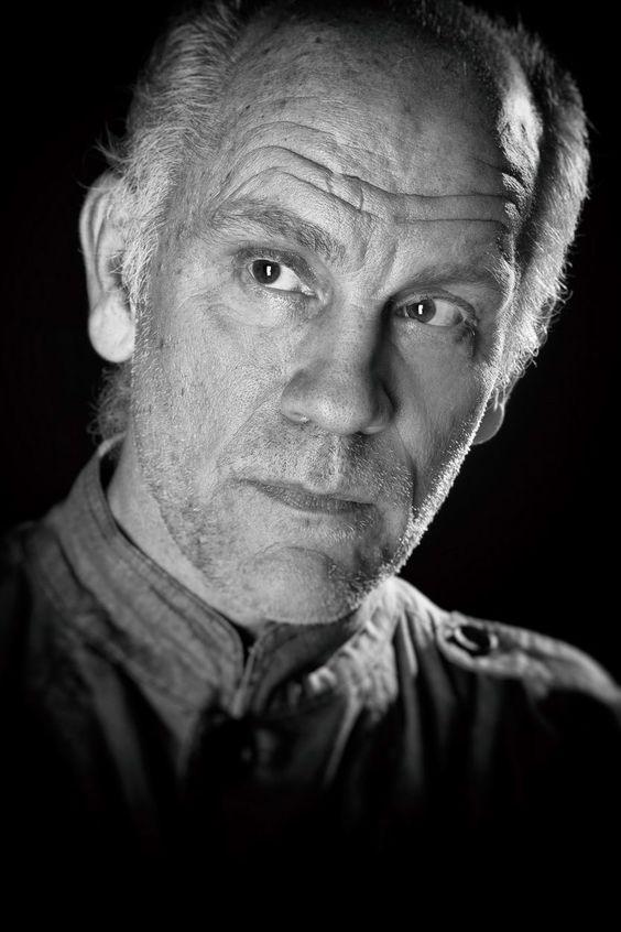 Cunoscutul actor John Malkovich a ajuns în premieră la Timişoara cu un avion de linie, spre surprinderea pasagerilor 847542