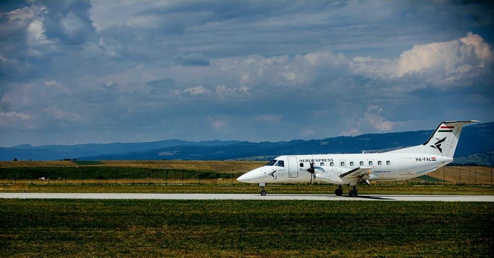 Unul dintre cei mai bogați oameni de afaceri din Ungaria și-a deschis aeroport în Harghita. Primul zbor a aterizat deja la Remetea 847386
